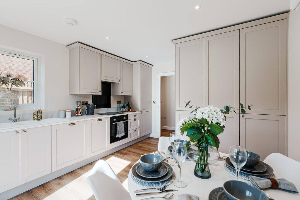 Condor Close , Bourne photo 4
