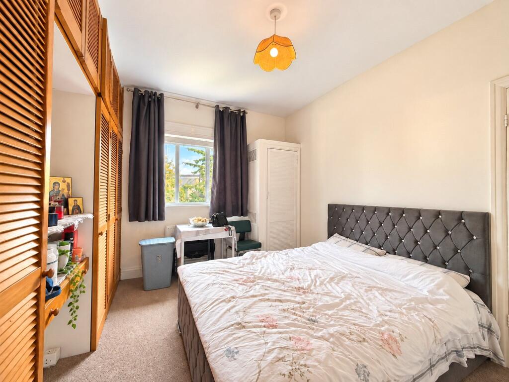 House in London - View 5