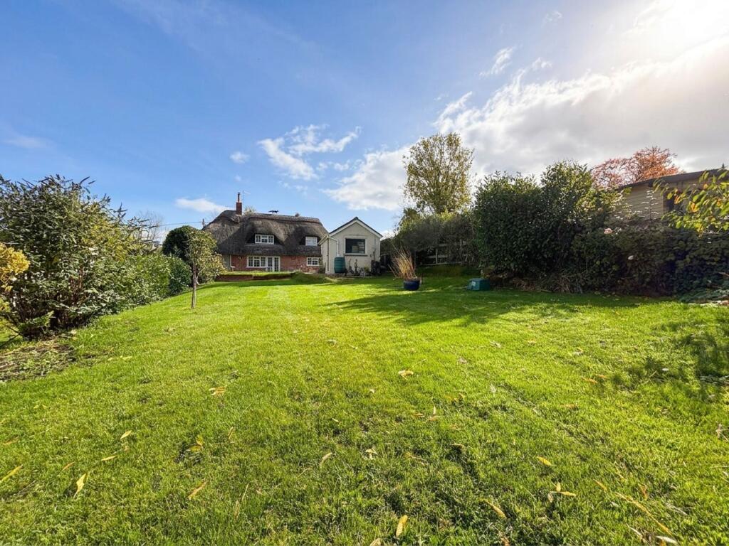 Sandleheath Road, Alderholt, SP6 photo 3
