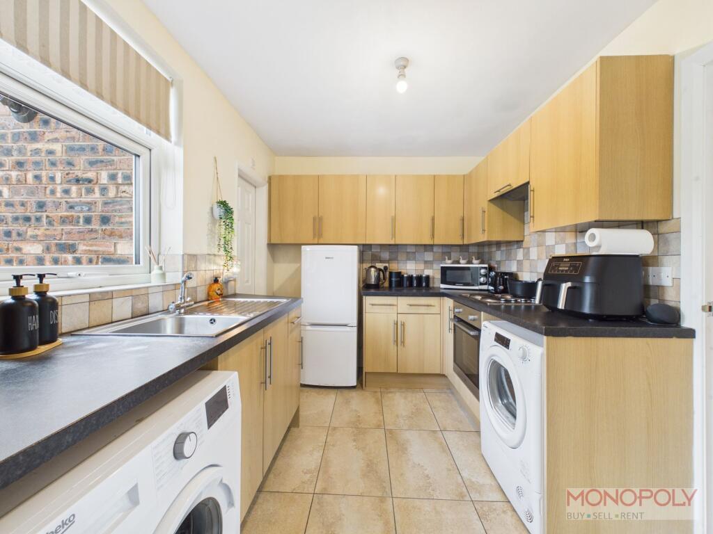 Ffordd Maelor, Wrexham, LL12 photo 4