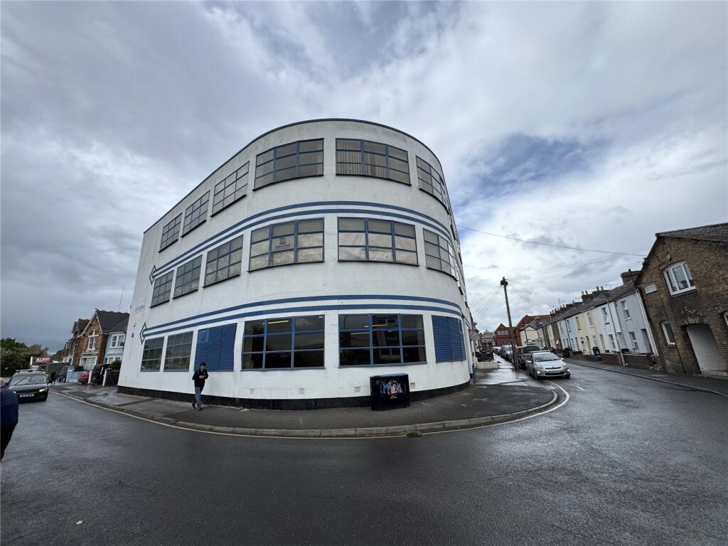 Main image of property: Thomas Street, Taunton, Somerset, TA2