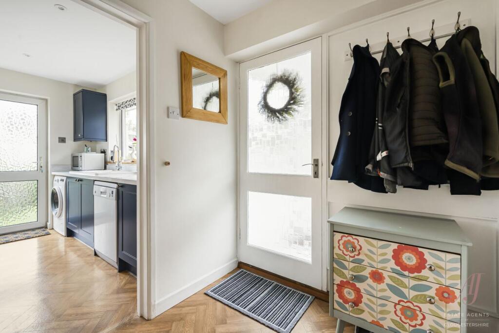 House in Stroud, Whiteshill and Ruscombe - More