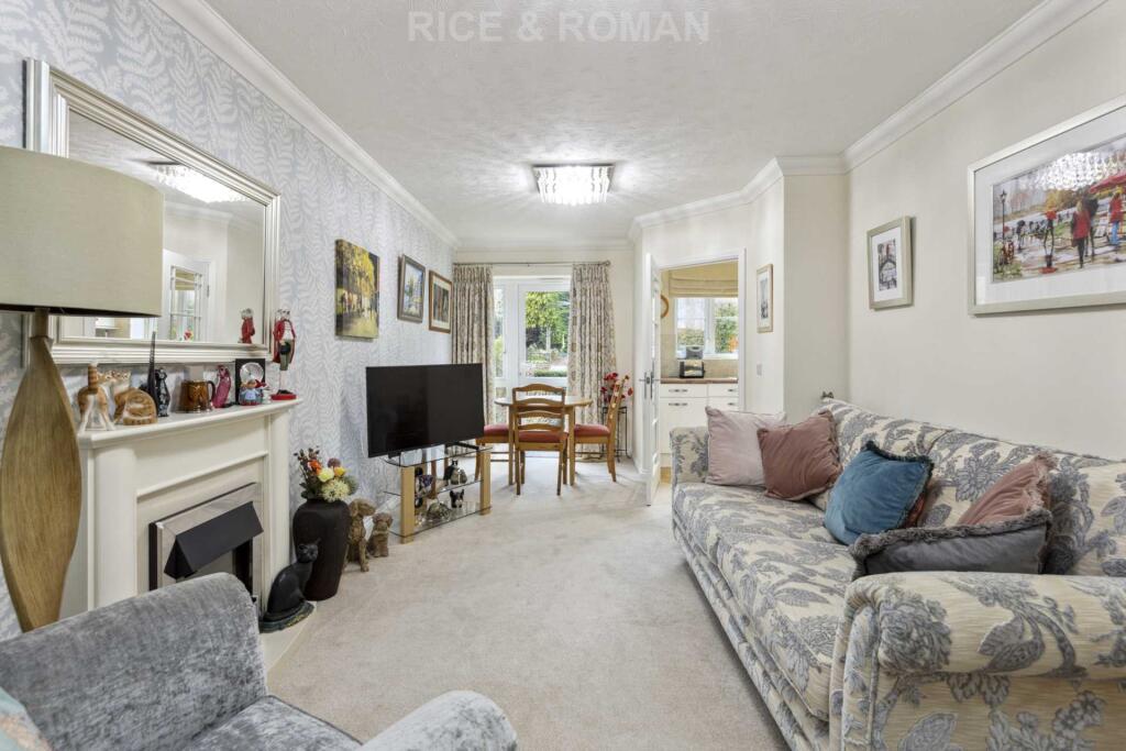Emmeline Lodge, Leatherhead photo 3