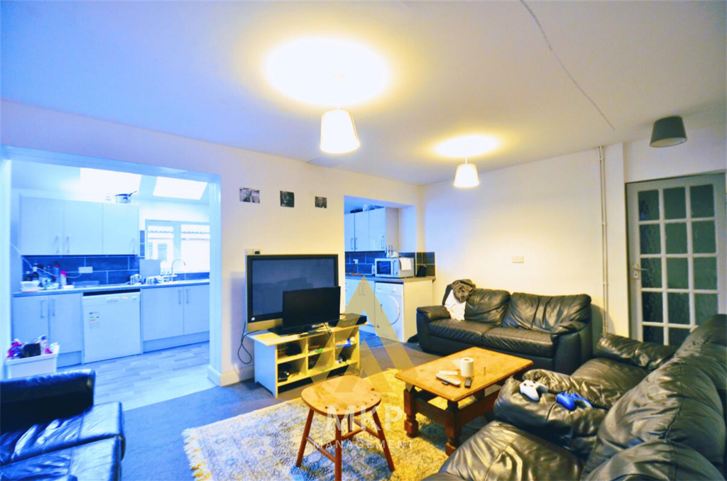 1 bedroom detached house for rent