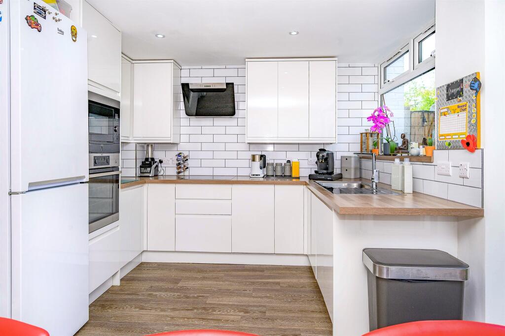 Main image of property: Mariner Way, Hemel Hempstead