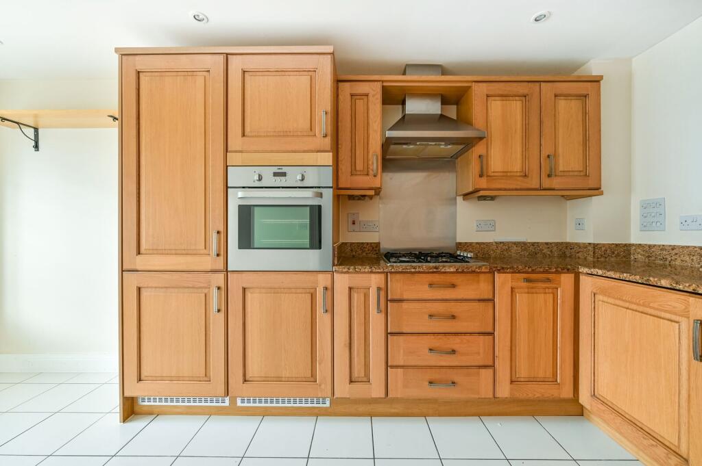 House in Kingston upon Thames - View 4