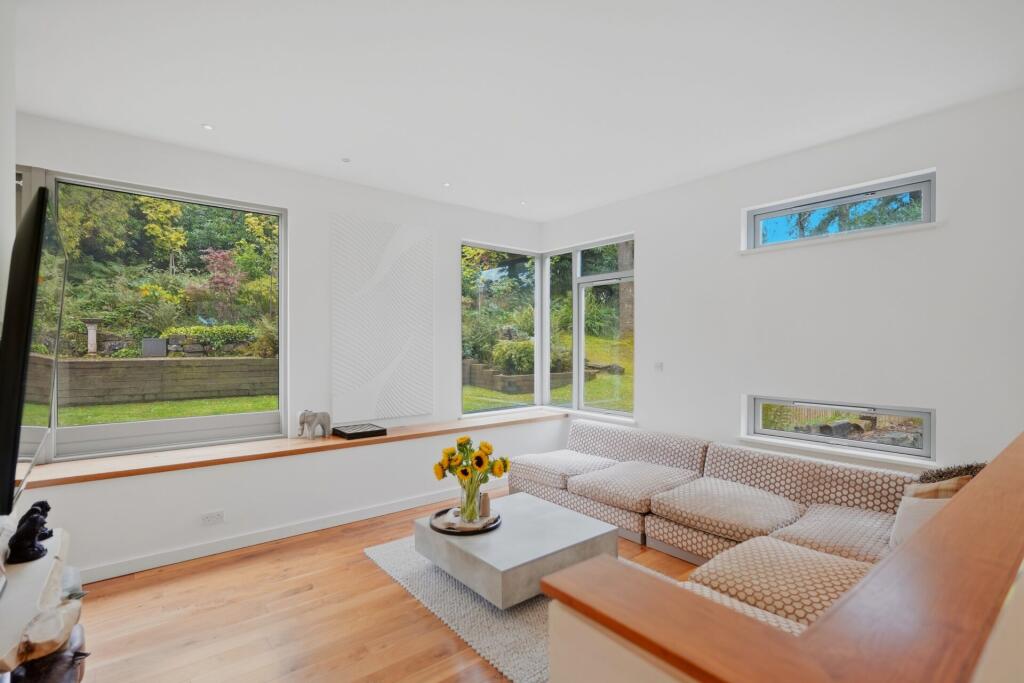 104 Strathblane Road, Milngavie, Glasgow, G62 8HD photo 4