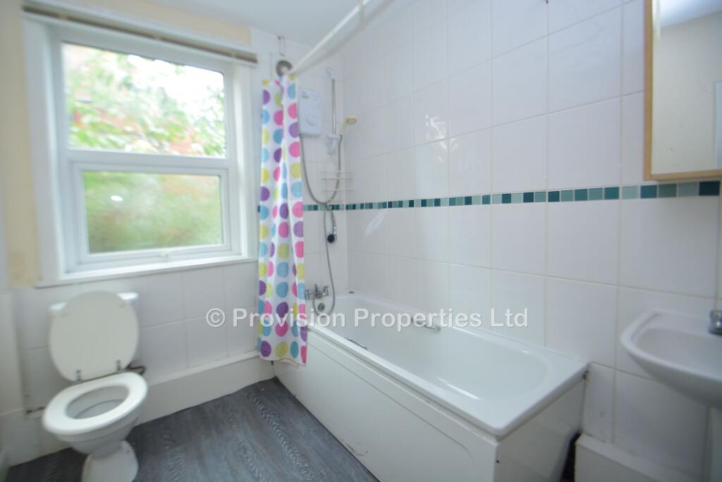 7 bedroom semi-detached house for rent