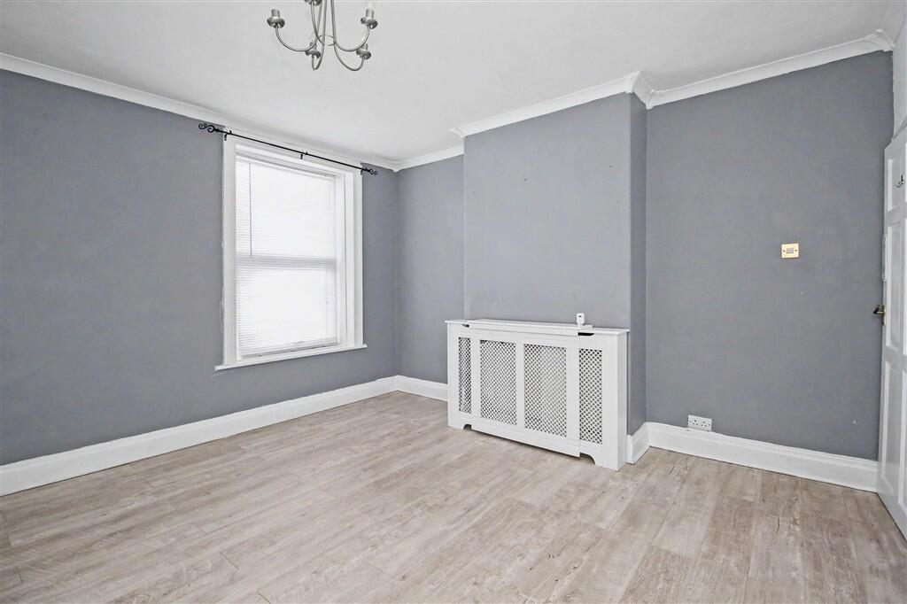 House in Wakefield, West Yorkshire - View 2
