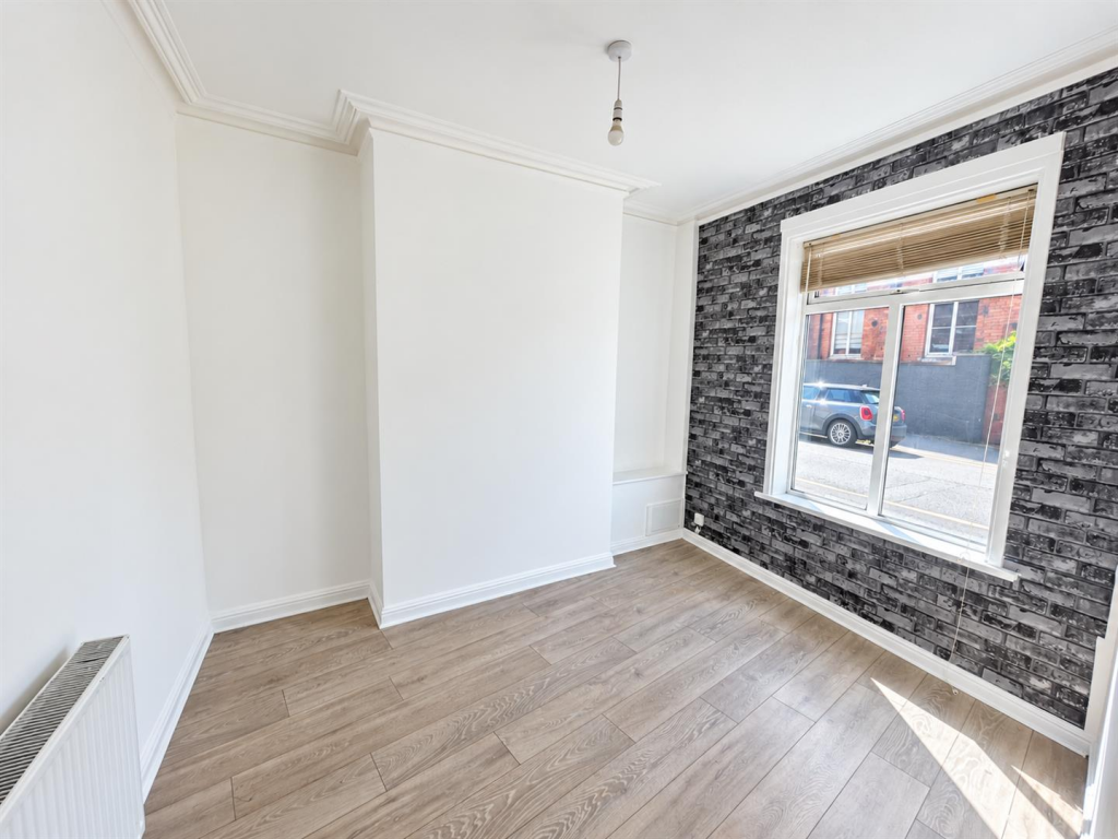 House in Bridgwater, Eastover, Somerset - View 5