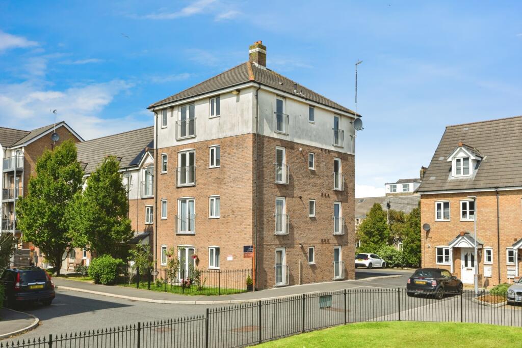 2-bed flat on Mears Beck Close, Heysham, Morecambe, Lancashire, LA3, £105,000