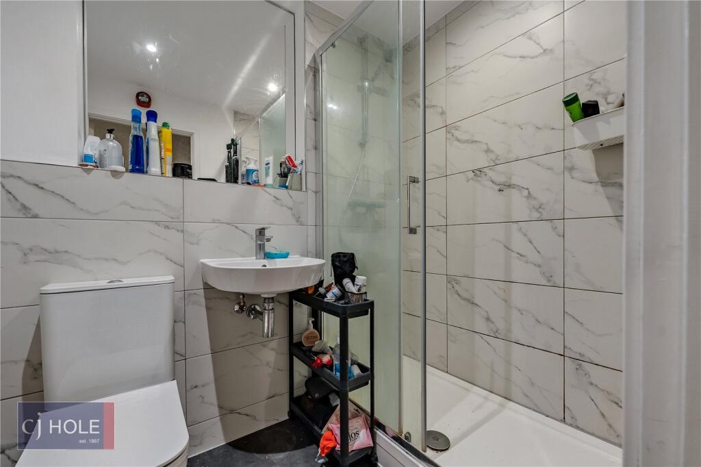 6 bedroom apartment for rent