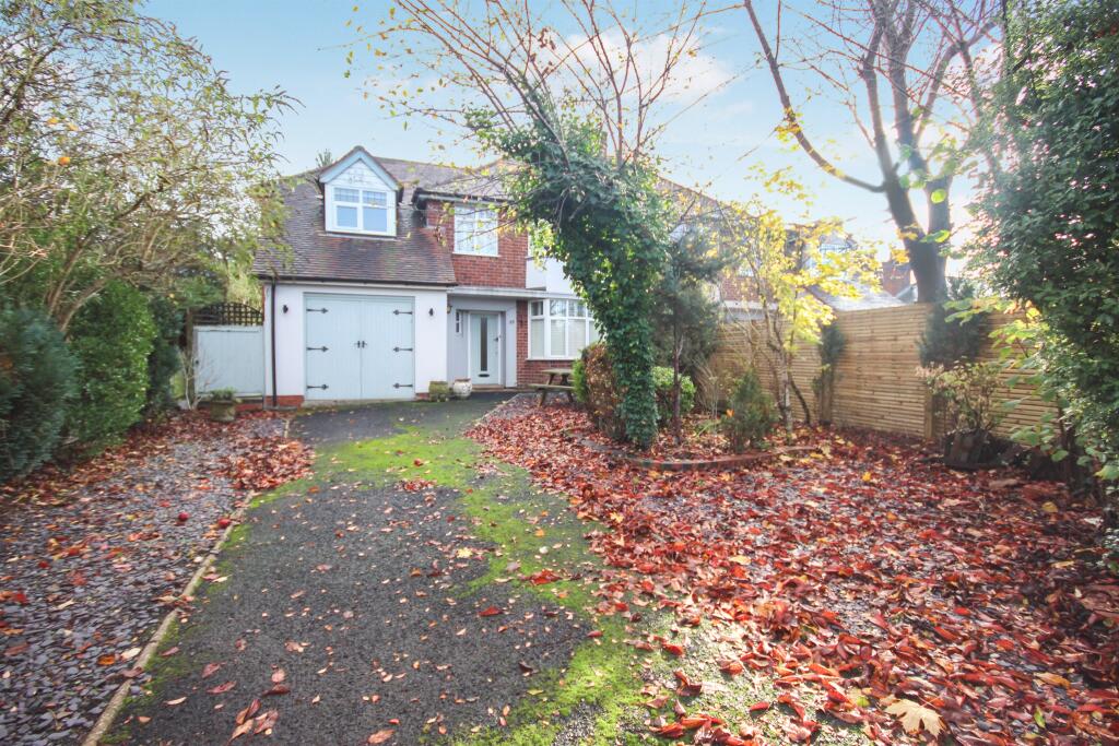 3-bed semi-detached on Stratford Road, Warwick, £550,000
