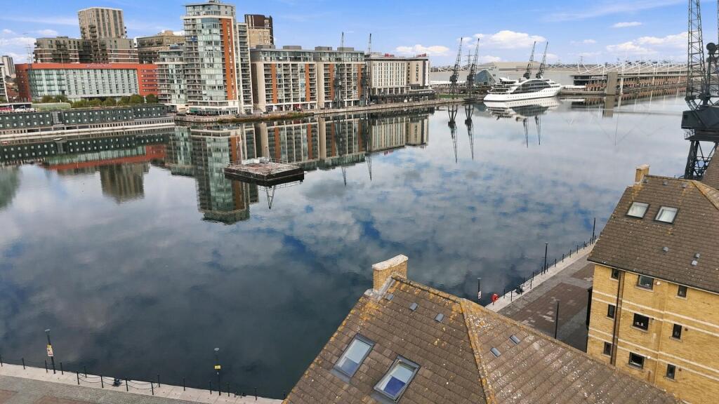 Main image of property: Fitzwilliam Mews, London