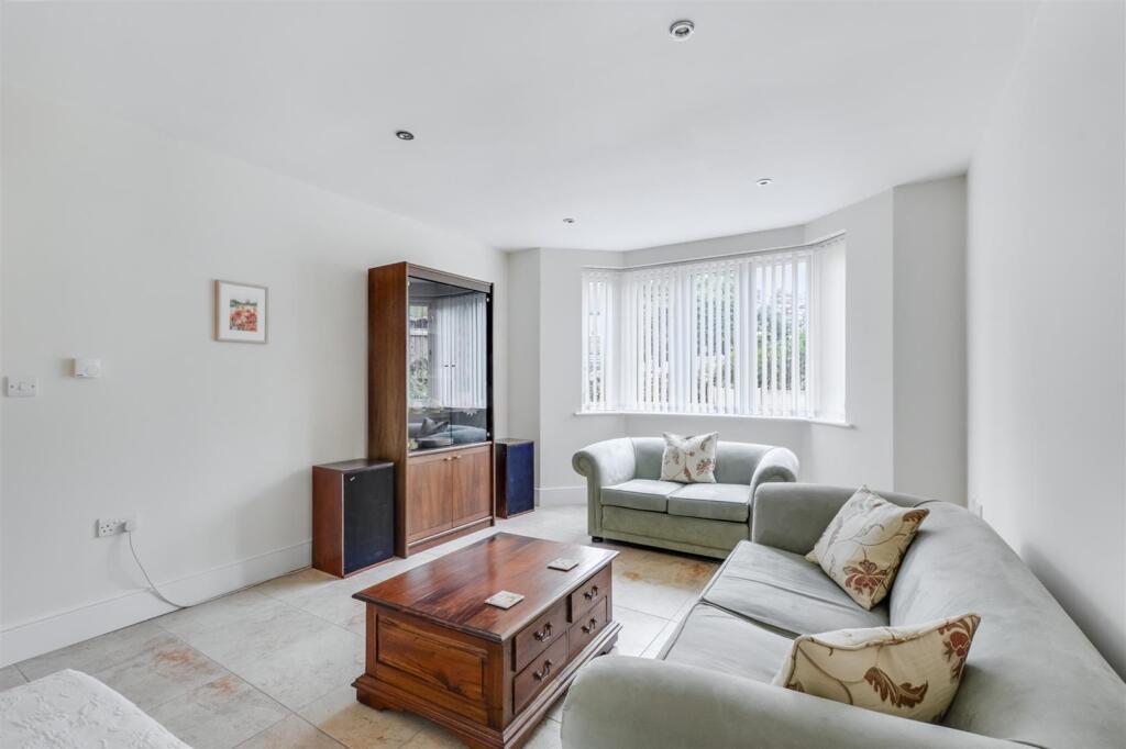 House in Nottingham, Chilwell - View 2