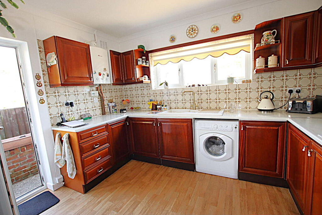 House in Clacton-on-Sea, Holland-on-Sea - View 5