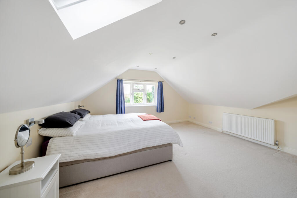House in Harpenden, Southdown - View 6