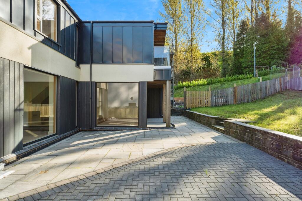 Forest Lodge Lane, Cwmavon, Port Talbot photo 2