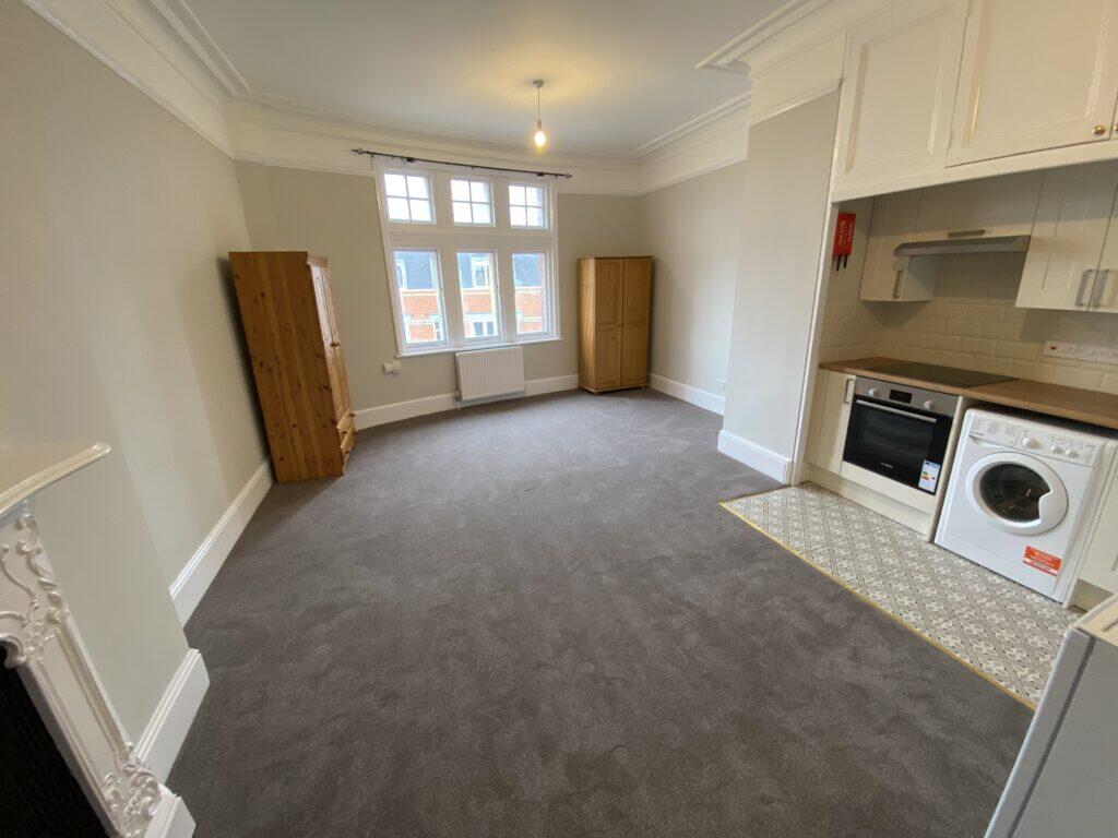 Main image of property: Studio Flat – The Salisbury Hotel, Grand Parade, Haringey N4