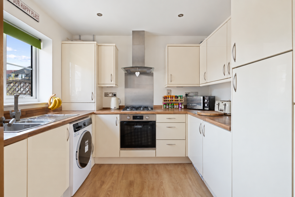 Hayloft Close, Aldershot, GU12 4DS photo 3