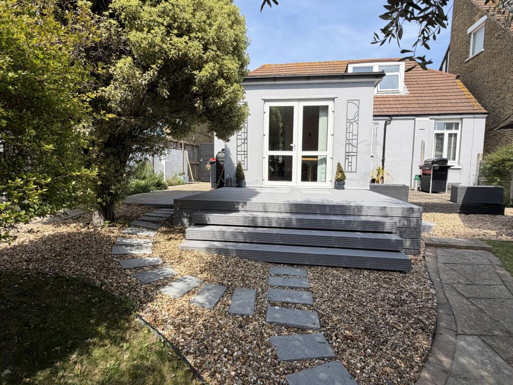 8 Dickens Road, Broadstairs , CT10 1DX photo 4