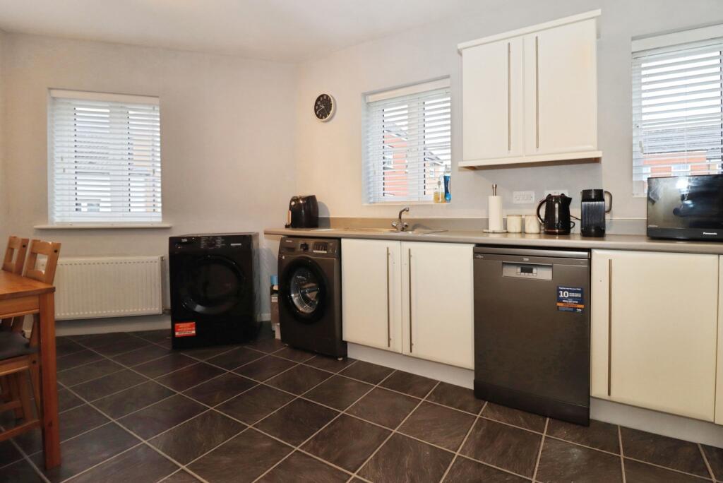 Arnold Road, Mangotsfield, Bristol, BS16 photo 2