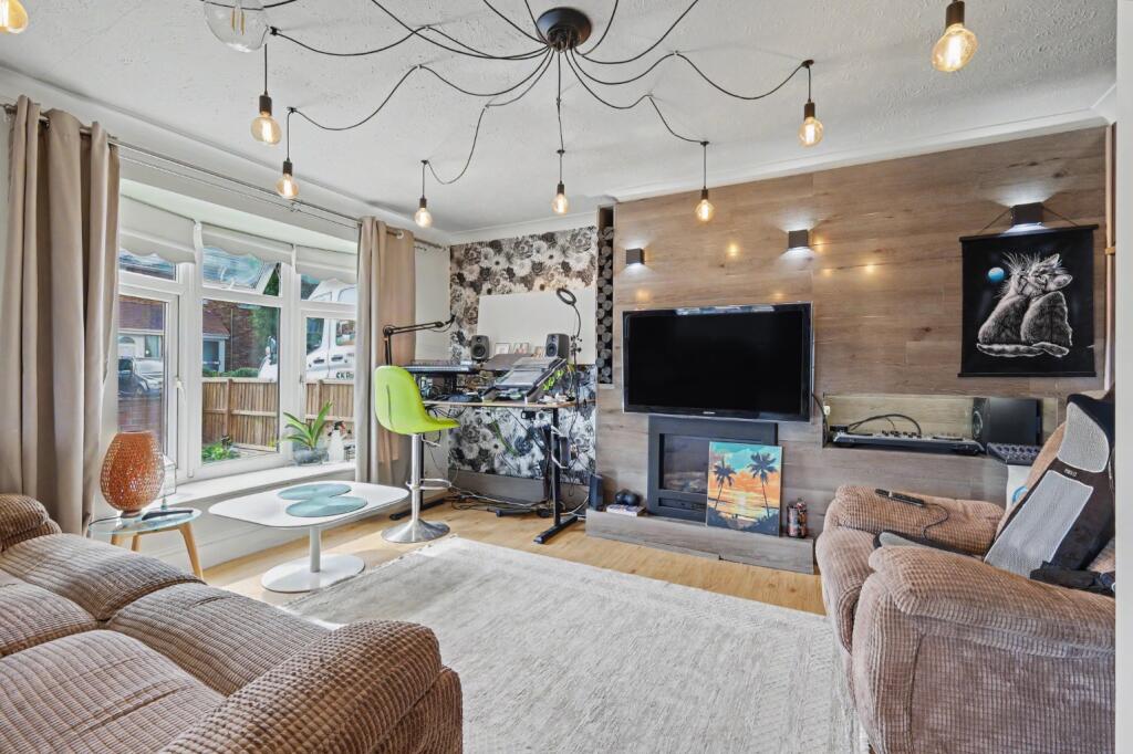 House in Basildon, Essex - View 2