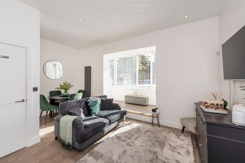 Main image of property: 302 Broadway, Bexleyheath, DA6