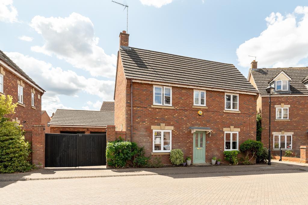 4-bed detached on Hillbeck Grove, Middleton, Milton Keynes, Buckinghamshire, MK10 9JJ, £650,000