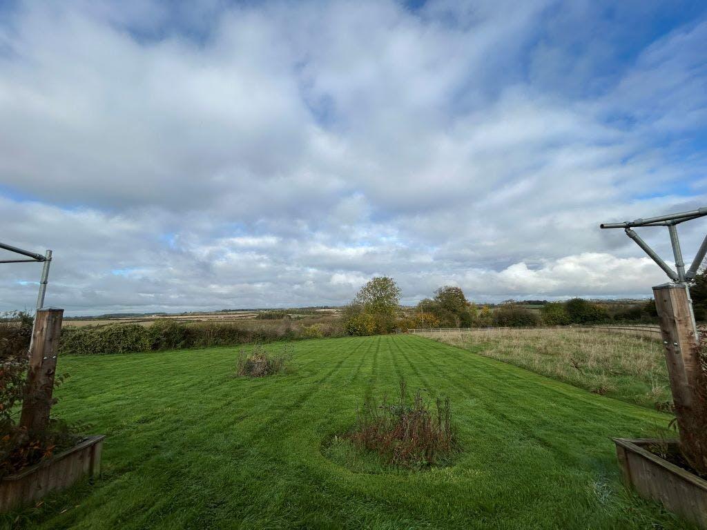 Horse  Radish Minster Lovell_Web_2.jpg