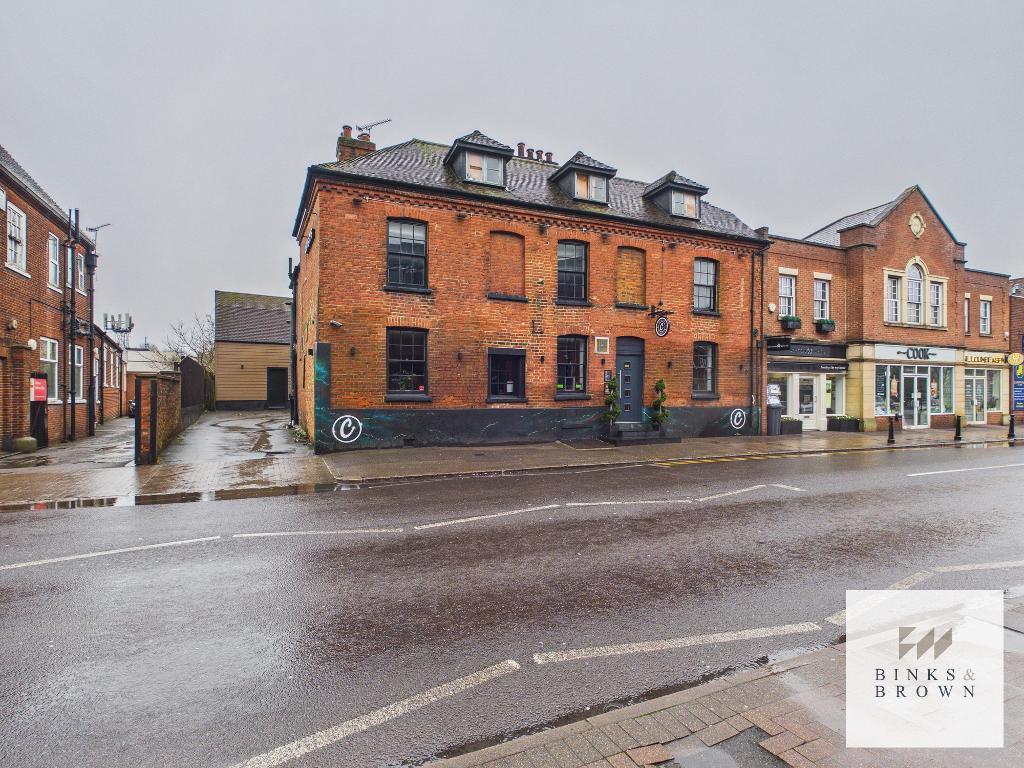 Main image of property: High Street, Billericay, Essex, CM12 9DF