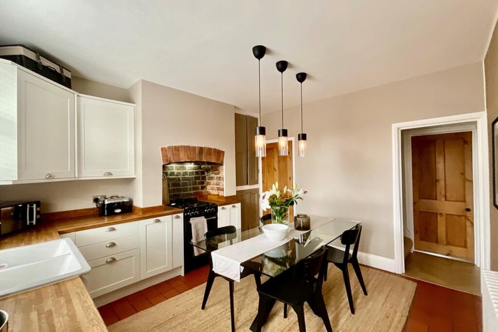 House in Sheffield, South Yorkshire - More