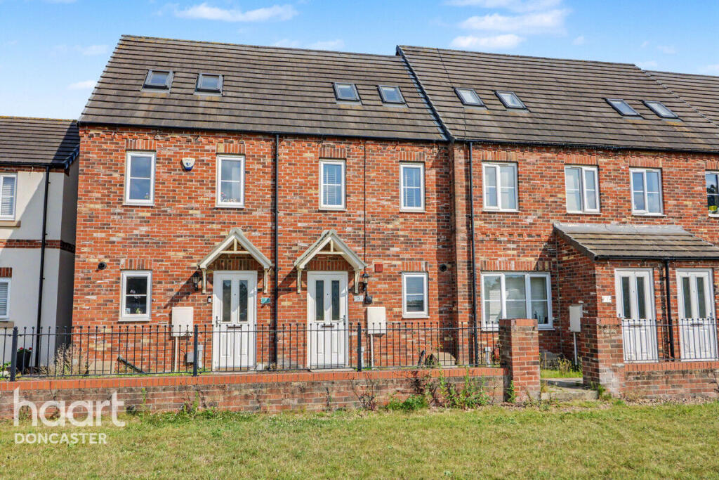 3-bed house on Sceptre Avenue, Bessacarr, Doncaster, £170,000