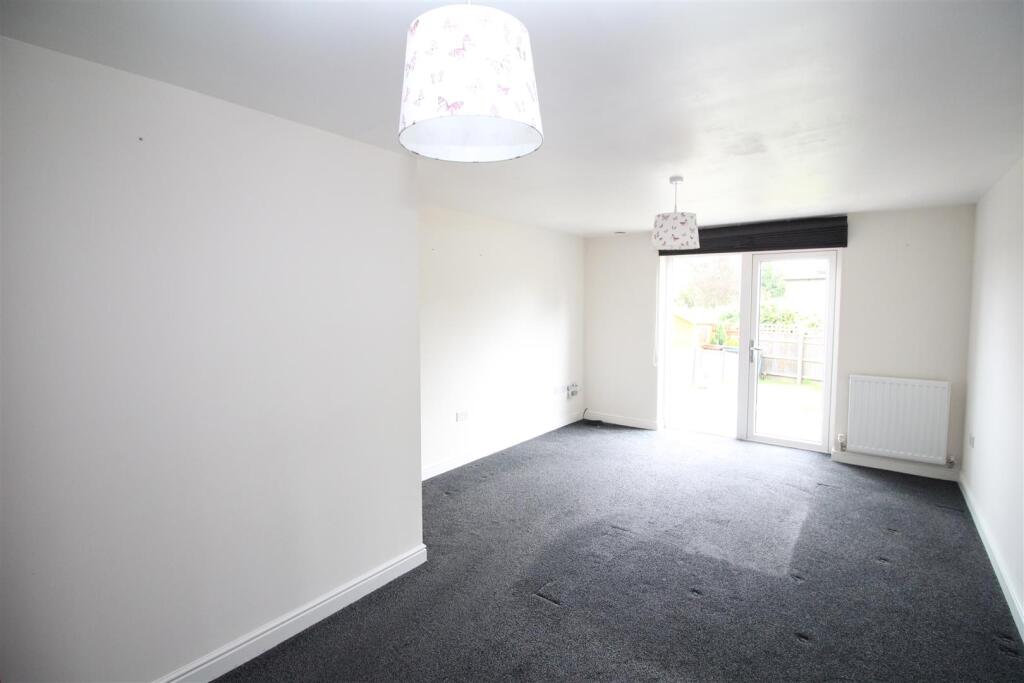 72 Adams Drive, Willesborough, Ashford photo 3