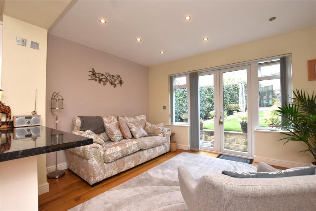 Moorland Crescent, Guiseley, Leeds, West Yorkshire photo 2