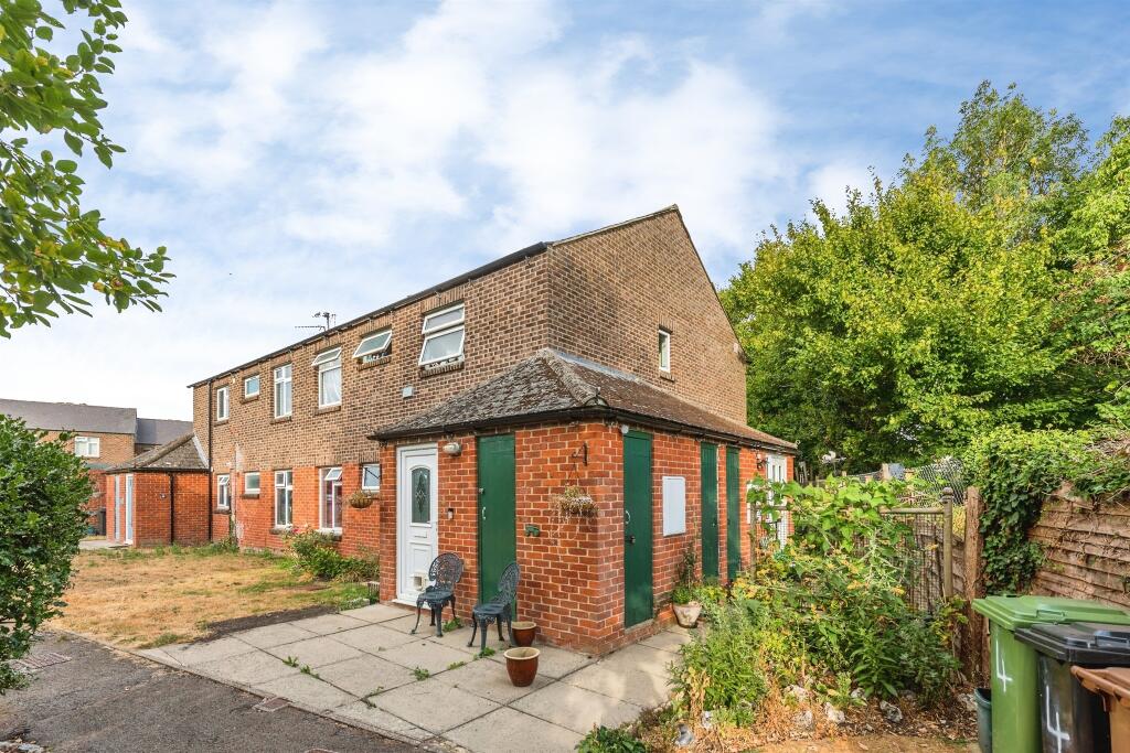 Main image of property: Retreat Gardens, Crowmarsh Gifford, Wallingford