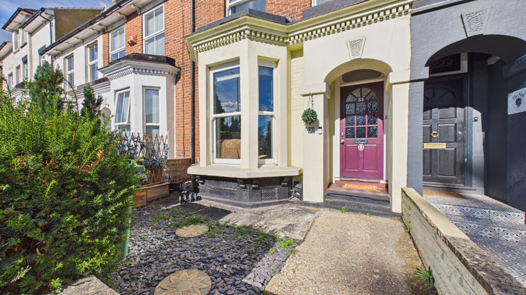 Main image of property: Tring Road, Aylesbury, Buckinghamshire
