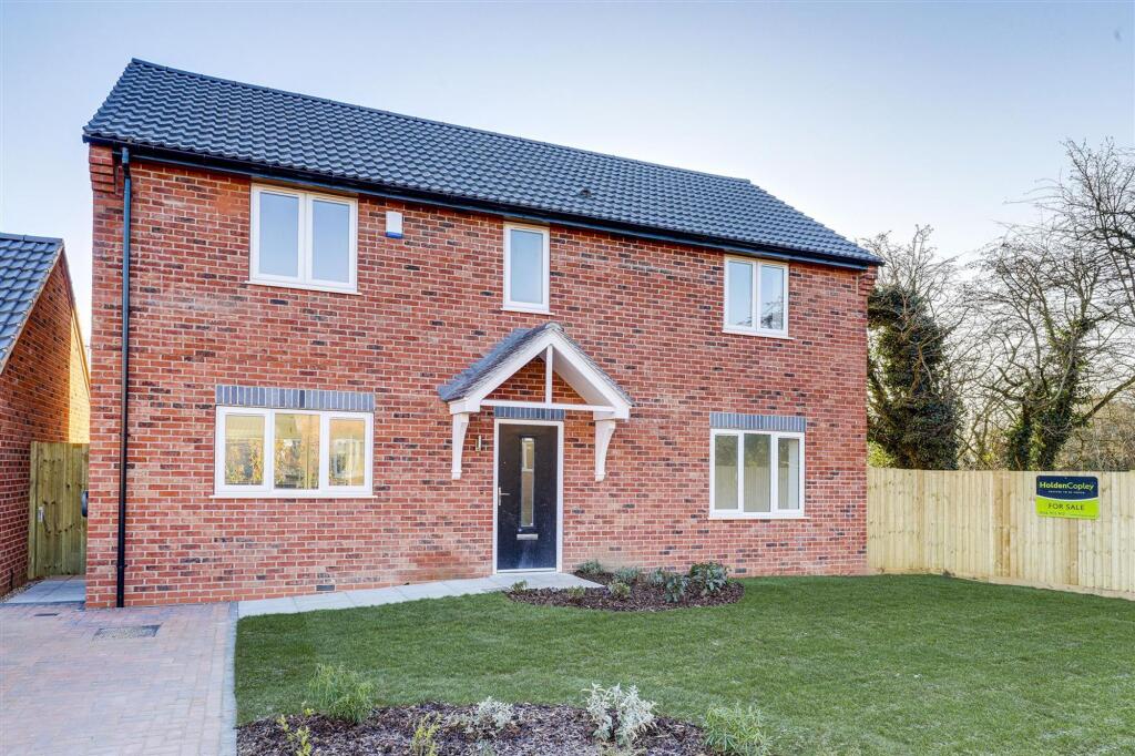 Meadow Croft Gardens, Nottingham, NG15, Nottingham