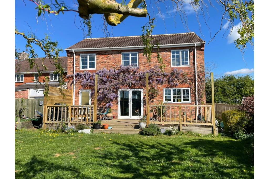 Main image of property: Hollygarth Lane, Goole, DN14