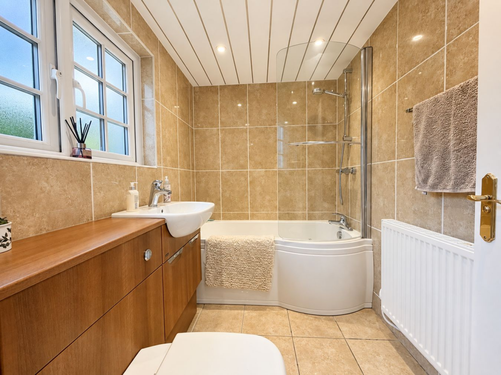 House in Tonbridge - More