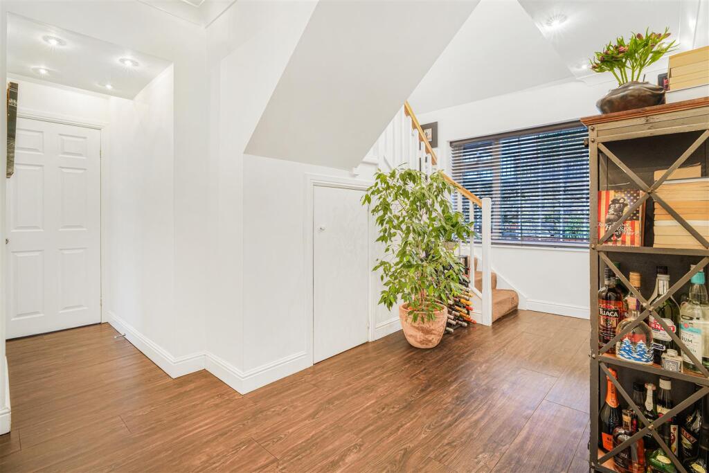 Additional image 7 of Hawthorn Crescent, Baildon, Shipley