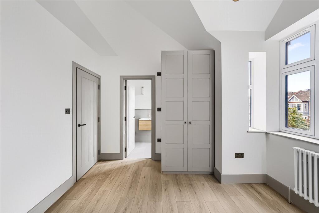 Apartment in London - More