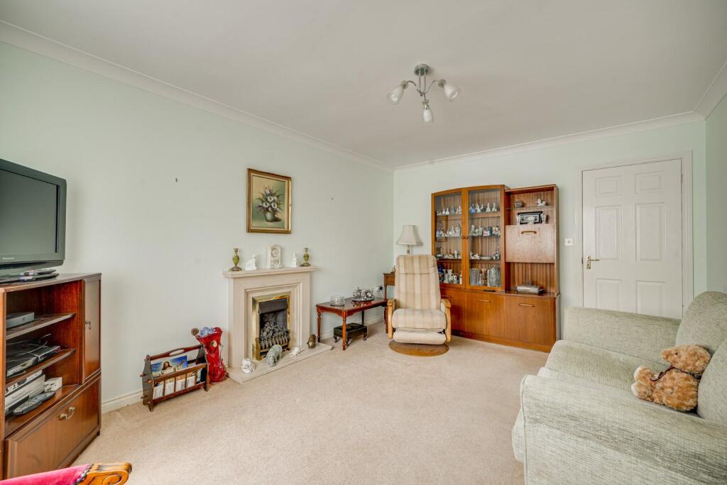 House in Luton - View 5
