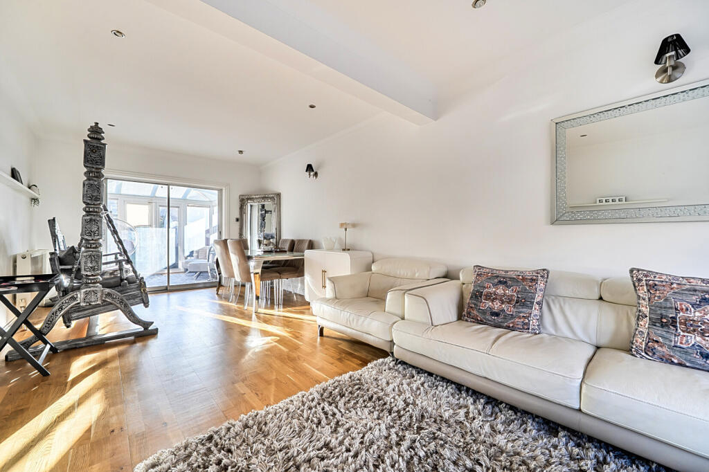 House in Slough - View 3