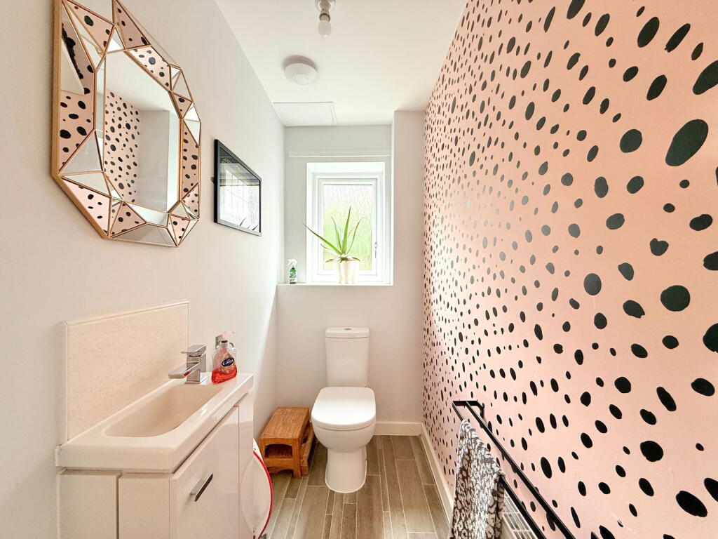 House in Solihull, West Midlands - More