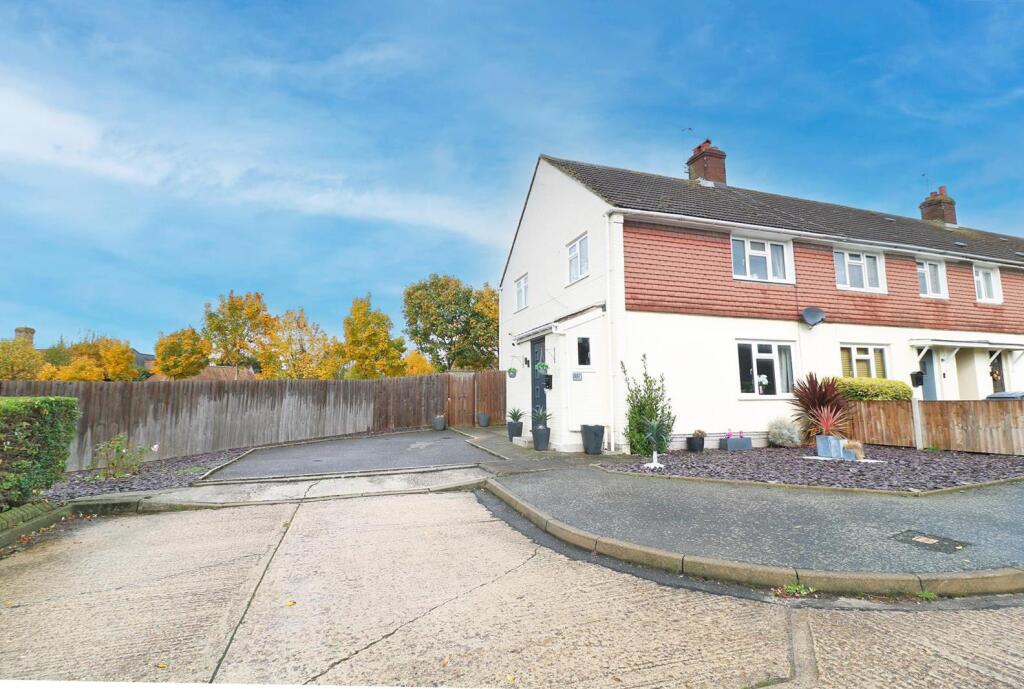 3-bed terraced on Old Forge Road, Boreham, Chelmsford, £375,000