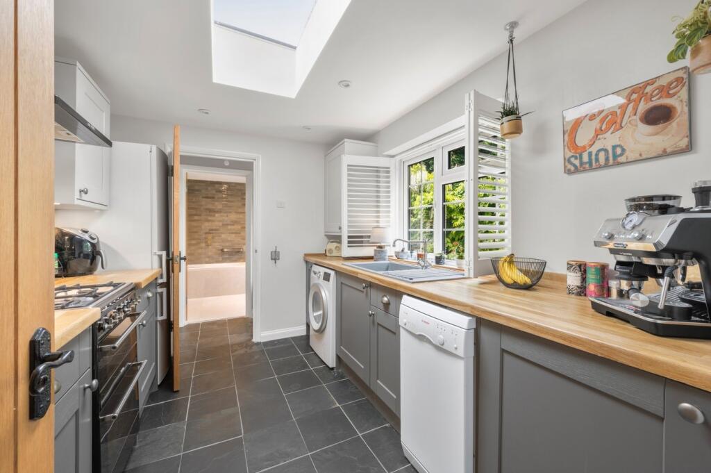 Thistlecroft Road, Hersham, KT12 – pohled 4