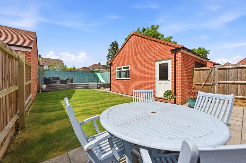 Bronte Close, St. Albans, Hertfordshire, AL4 photo 4