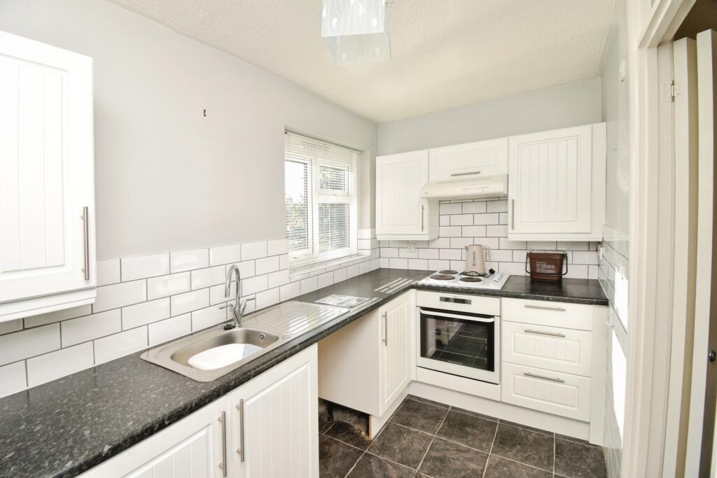 Apartment in Sidcup, Penhill, Blackfen - View 3