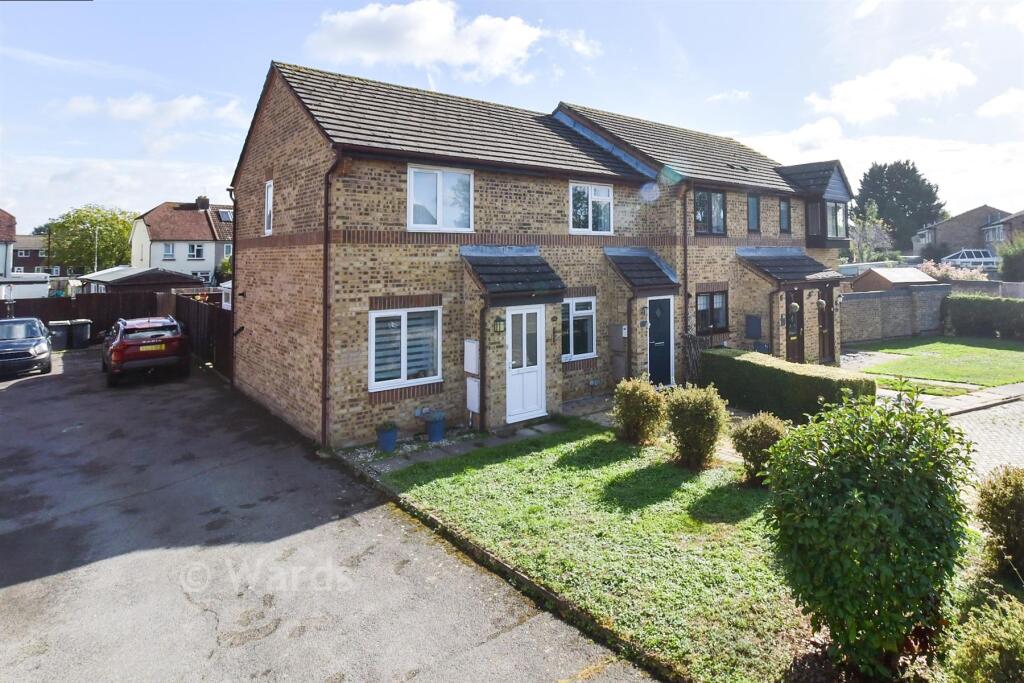 2-bed terraced on Woodlea, Leybourne, West Malling, Kent, £325,000